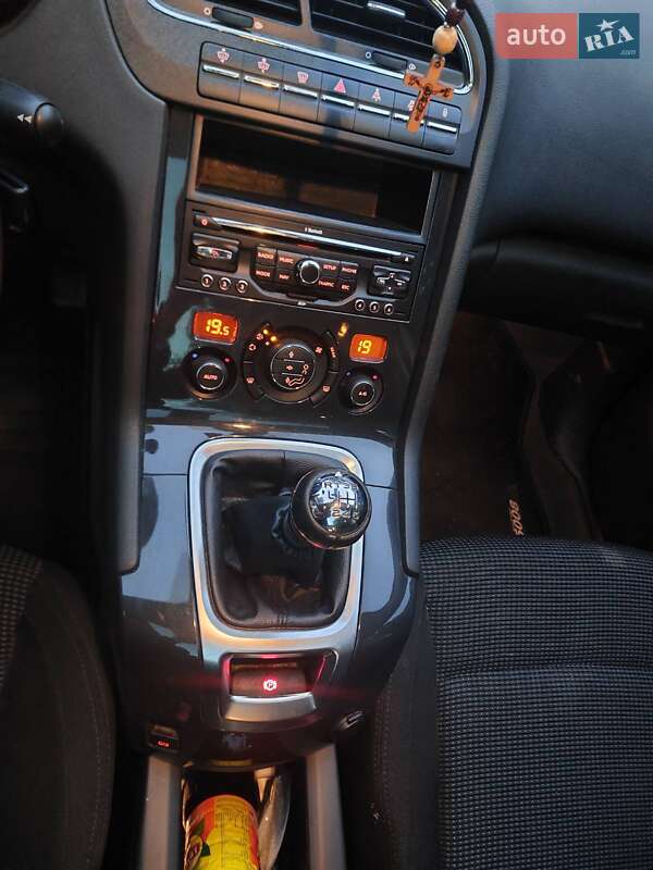 Мікровен Peugeot 5008 2011 в Тернополі