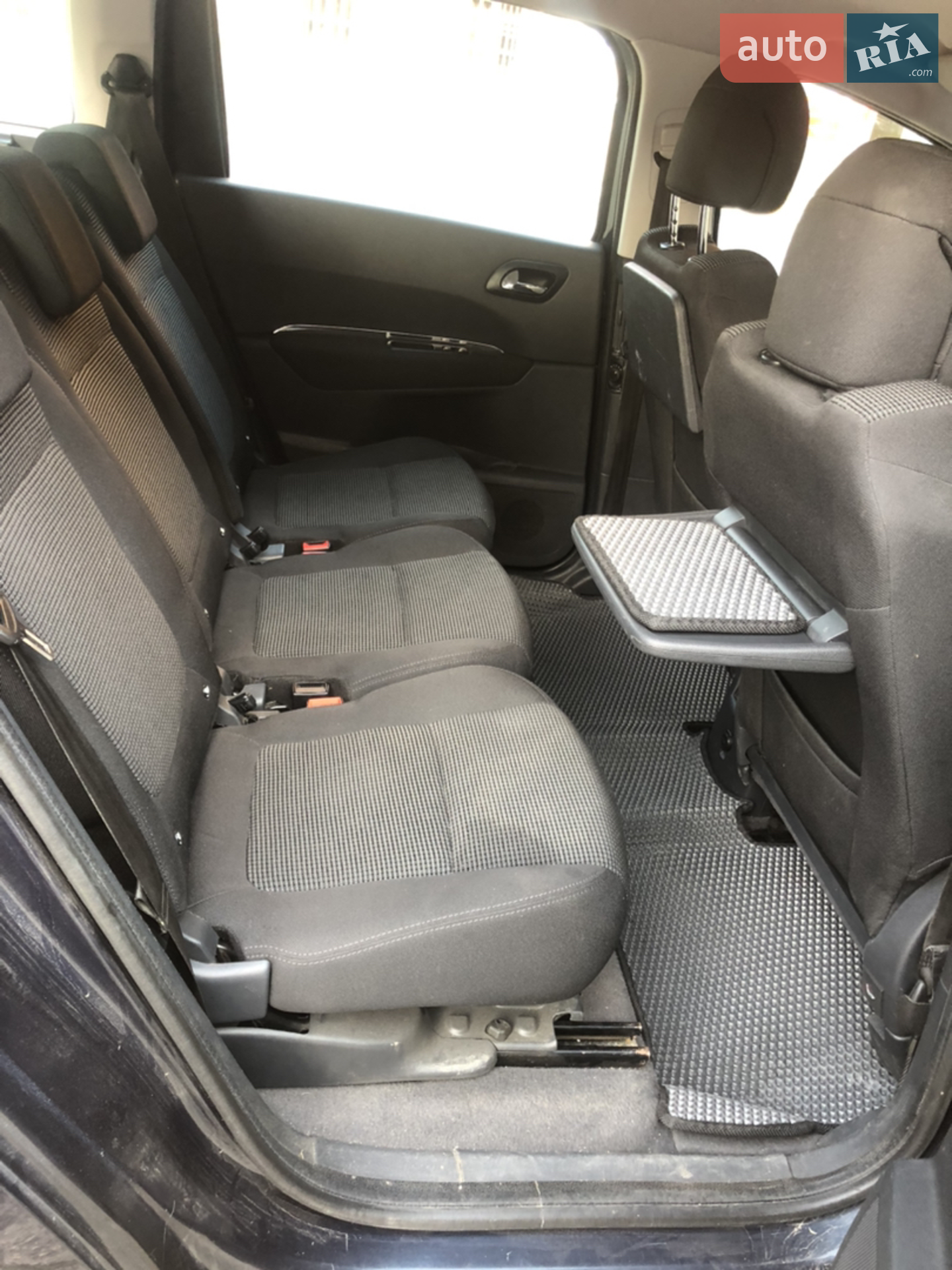2011 Peugeot 5008 - мініатюра 11