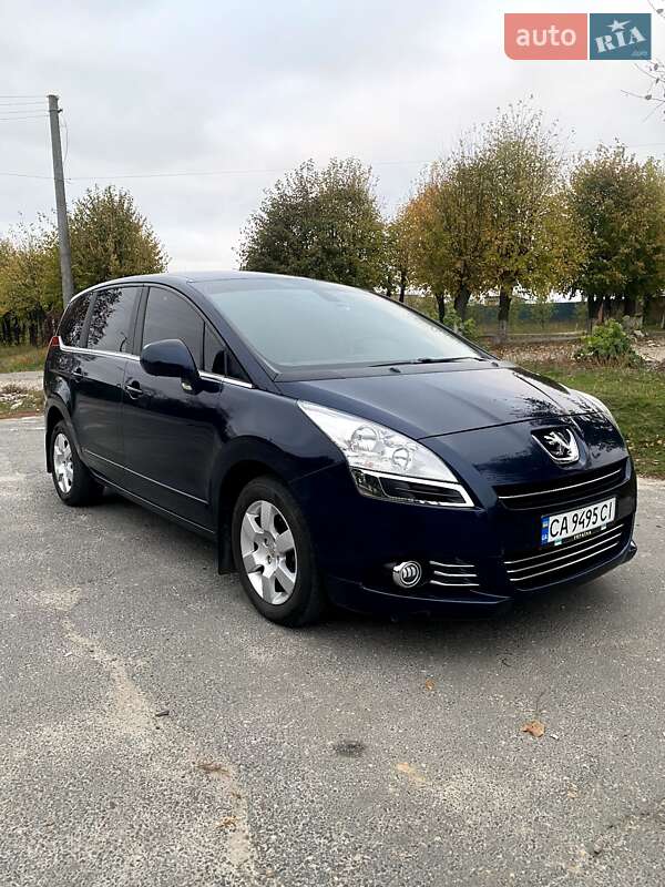Мінівен Peugeot 5008 2011 в 