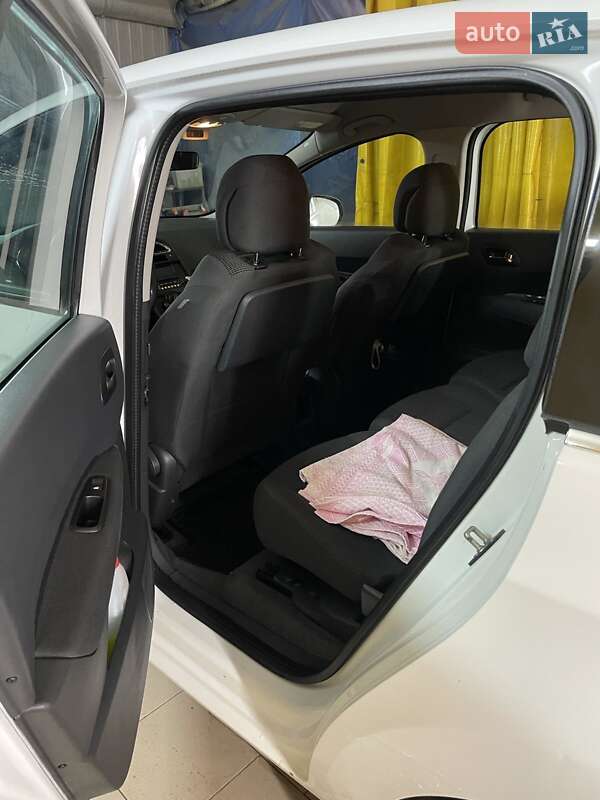 Мікровен Peugeot 5008 2016 в Житомирі