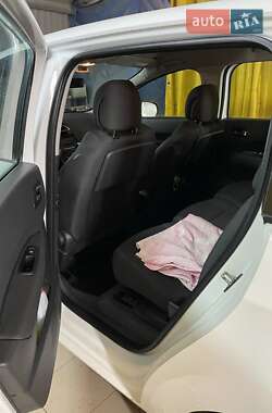 Микровэн Peugeot 5008 2016 в 