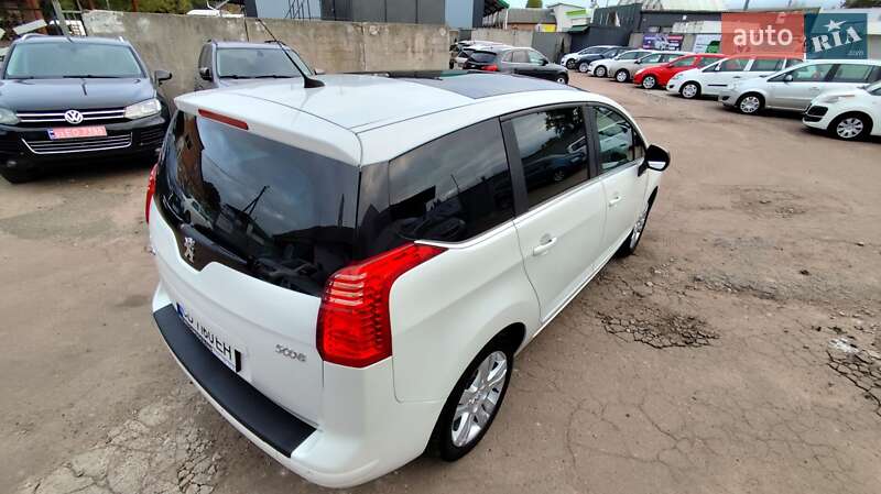 Микровэн Peugeot 5008 2011 в Чернигове