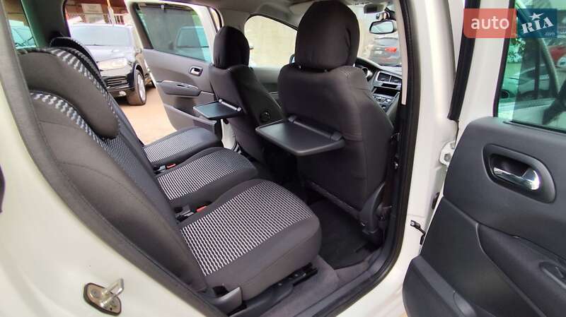 Микровэн Peugeot 5008 2011 в Чернигове
