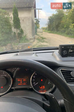 Микровэн Peugeot 5008 2013 в Волочиске
