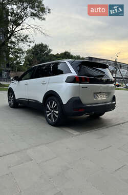 Позашляховик / Кросовер Peugeot 5008 2017 в Львові