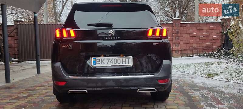 Внедорожник / Кроссовер Peugeot 5008 2017 в Ровно