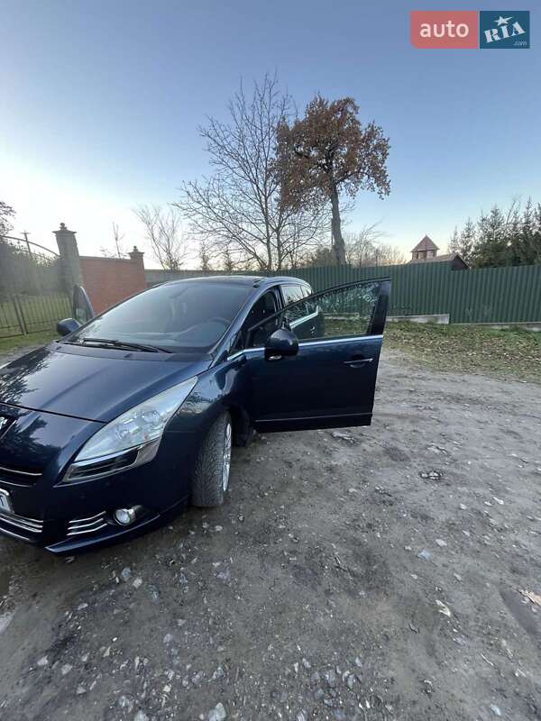 Мікровен Peugeot 5008 2013 в Перемишлянах