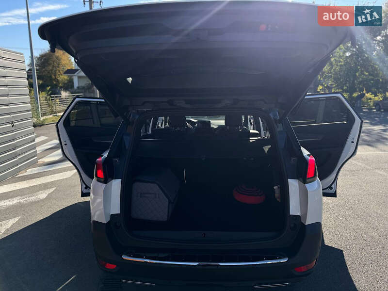 Внедорожник / Кроссовер Peugeot 5008 2019 в Киеве фото 9 Внедорожник / Кроссовер Peugeot 5008 2019 в Киеве