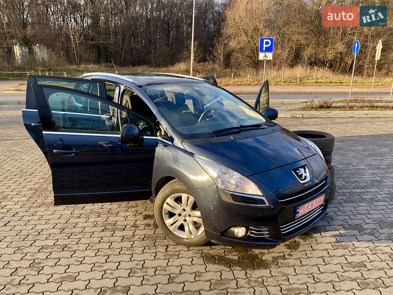 Peugeot 5008 2012