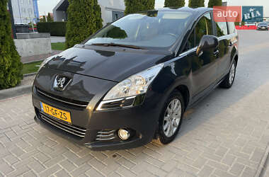 Микровэн Peugeot 5008 2011 в Городке