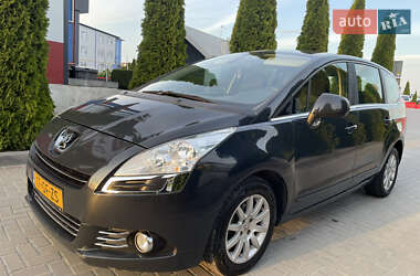 Микровэн Peugeot 5008 2011 в Городке