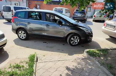 Мікровен Peugeot 5008 2013 в Кам'янець-Подільському