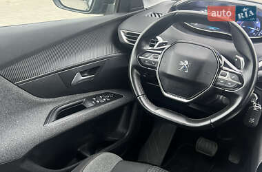 Позашляховик / Кросовер Peugeot 5008 2017 в Львові