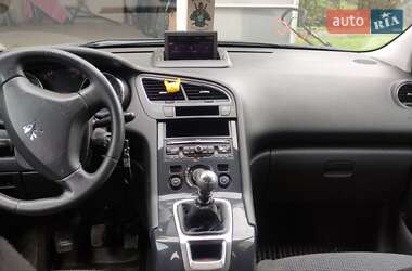 Микровэн Peugeot 5008 2010 в 