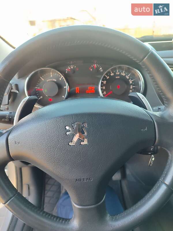 Мікровен Peugeot 5008 2013 в Чемерівцях