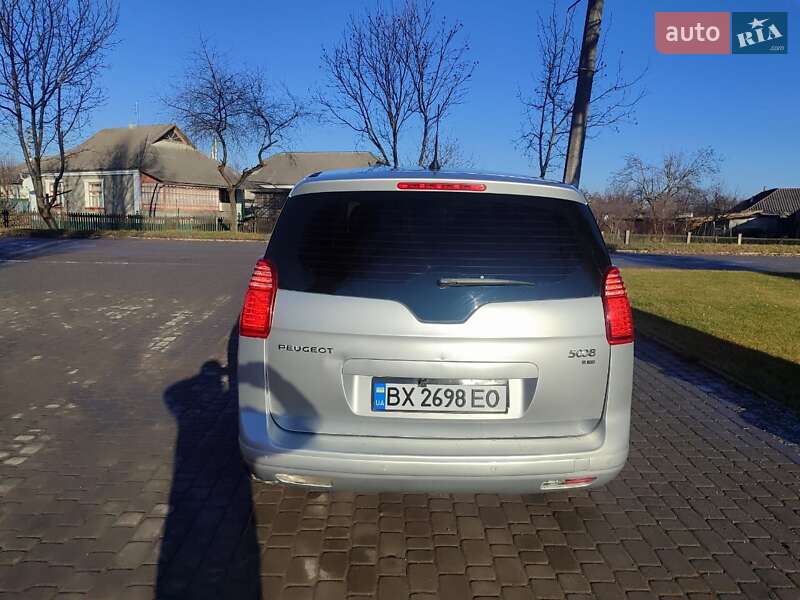 Мікровен Peugeot 5008 2013 в Чемерівцях