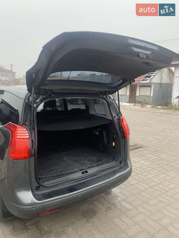 Мікровен Peugeot 5008 2011 в Золочеві