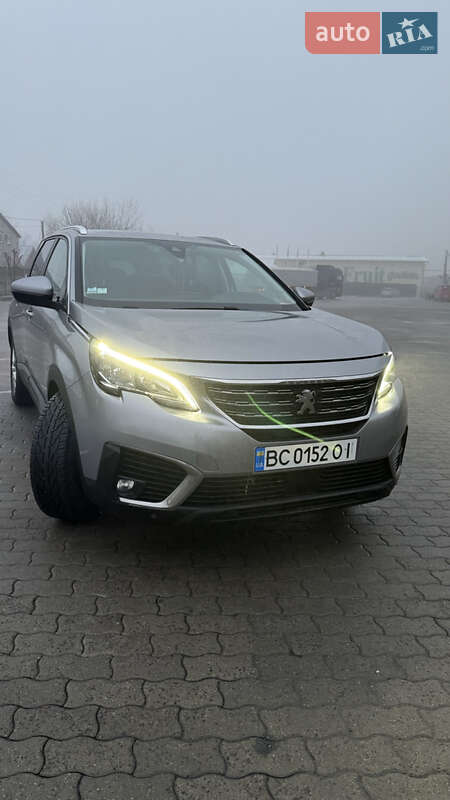 Позашляховик / Кросовер Peugeot 5008 2017 в Львові