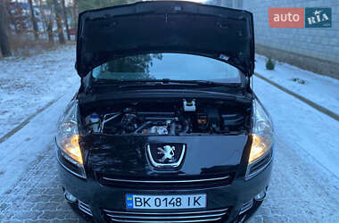 Микровэн Peugeot 5008 2010 в Костополе