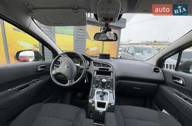 Мікровен Peugeot 5008 2011 в Стрию