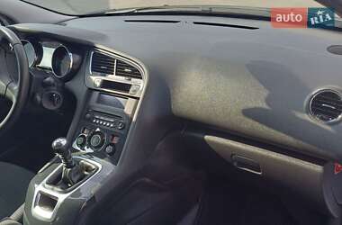 Микровэн Peugeot 5008 2016 в 