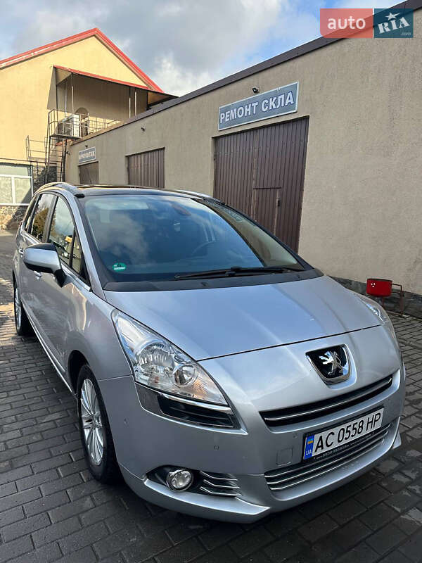 Микровэн Peugeot 5008 2013 в Владимире