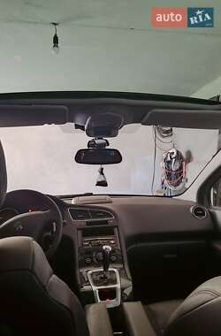 Мікровен Peugeot 5008 2012 в 