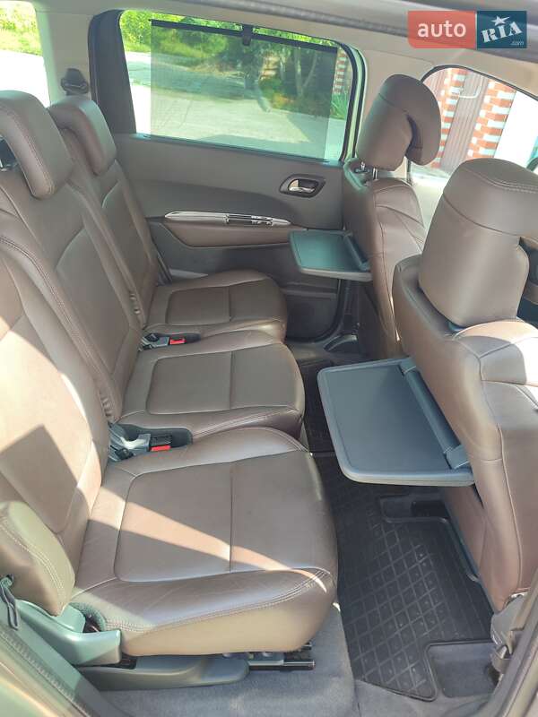 Микровэн Peugeot 5008 2012 в Киеве фото 18 Микровэн Peugeot 5008 2012 в Киеве