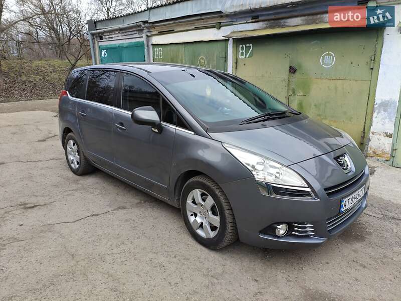 Peugeot 5008 2011