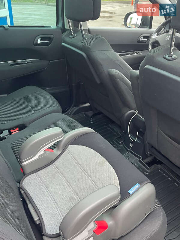 Мікровен Peugeot 5008 2015 в Козині