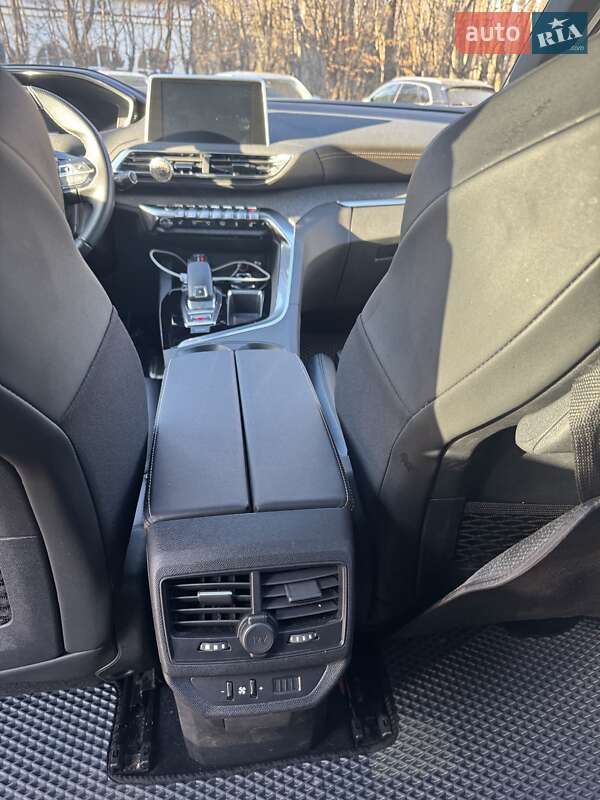 Позашляховик / Кросовер Peugeot 5008 2018 в Винниках