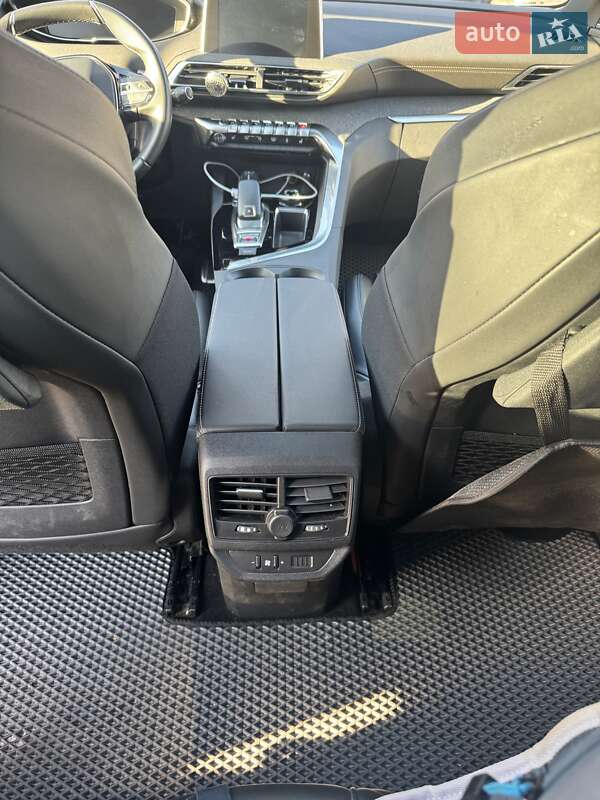 Позашляховик / Кросовер Peugeot 5008 2018 в Винниках