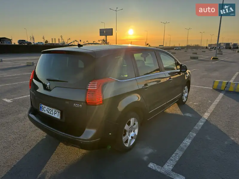 Микровэн Peugeot 5008 2010 в 