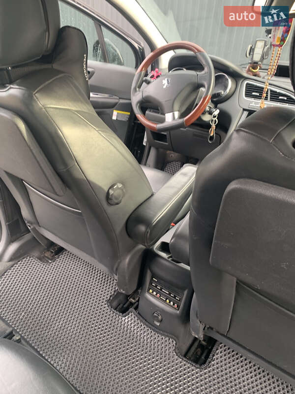 Микровэн Peugeot 5008 2009 в Винниках