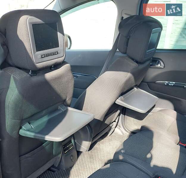 Мікровен Peugeot 5008 2011 в Бориславі