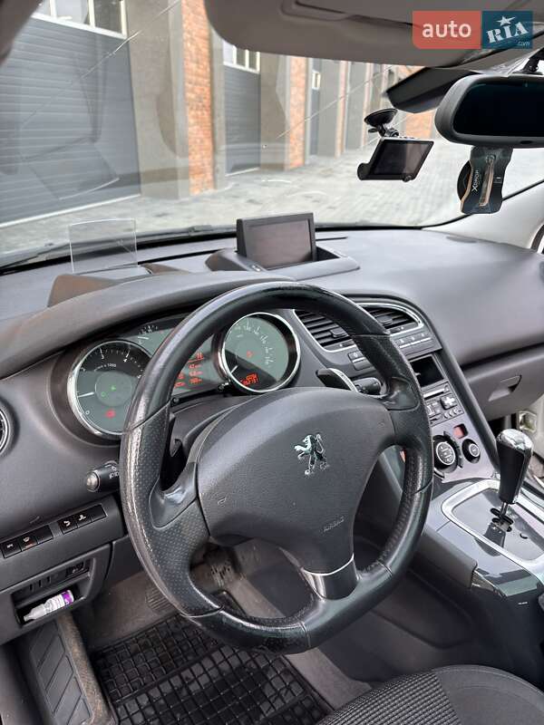 Мікровен Peugeot 5008 2012 в Чернівцях