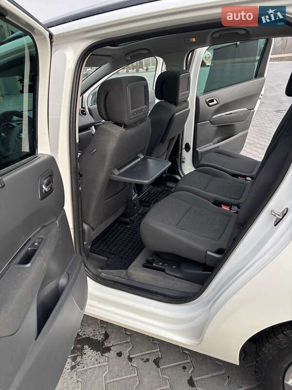 Мікровен Peugeot 5008 2012 в Чернівцях