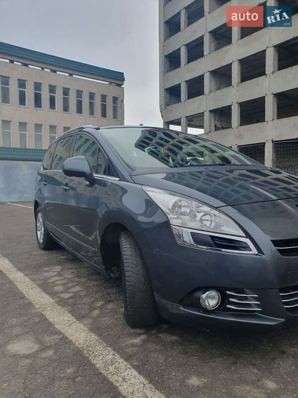 Микровэн Peugeot 5008 2010 в Тернополе