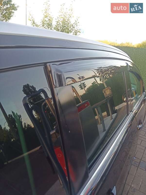 Микровэн Peugeot 5008 2013 в Киеве