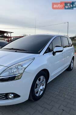 Микровэн Peugeot 5008 2010 в 