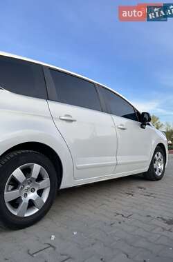 Микровэн Peugeot 5008 2010 в 