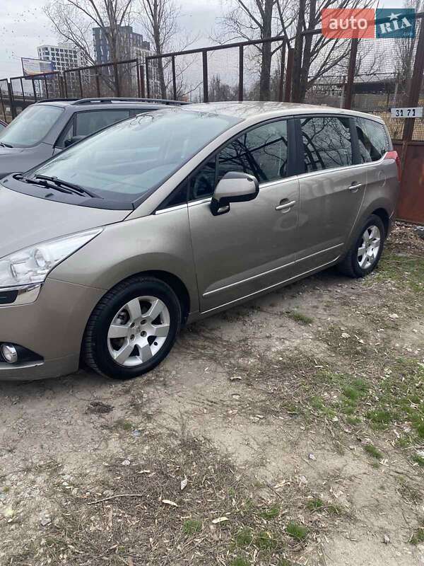 Мікровен Peugeot 5008 2011 в Кропивницькому