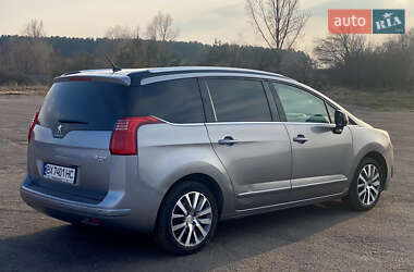Микровэн Peugeot 5008 2015 в 