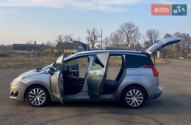 Микровэн Peugeot 5008 2015 в 
