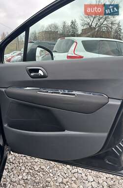 Микровэн Peugeot 5008 2010 в 