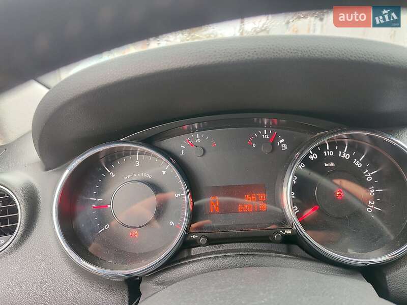 Мікровен Peugeot 5008 2010 в Києві