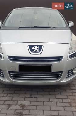 Микровэн Peugeot 5008 2010 в 