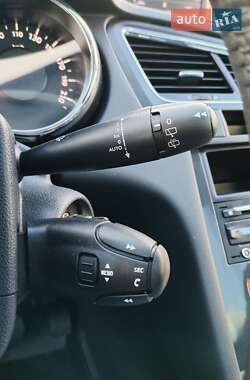 Микровэн Peugeot 5008 2012 в 
