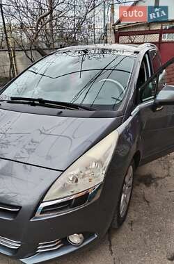 Микровэн Peugeot 5008 2011 в 