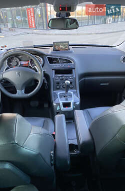 Микровэн Peugeot 5008 2013 в 